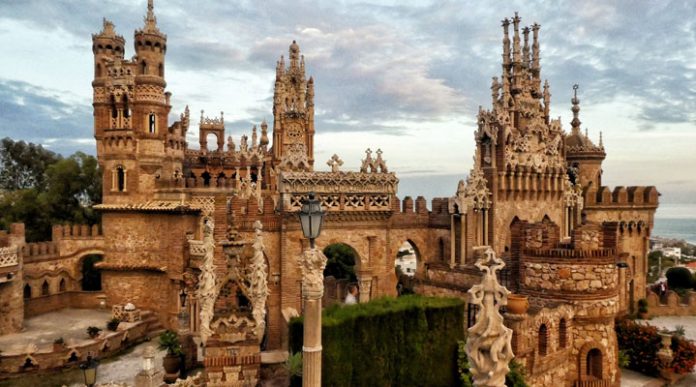 Замок Коломарес: уникальный памятник Колумбу, построенный… врачом!