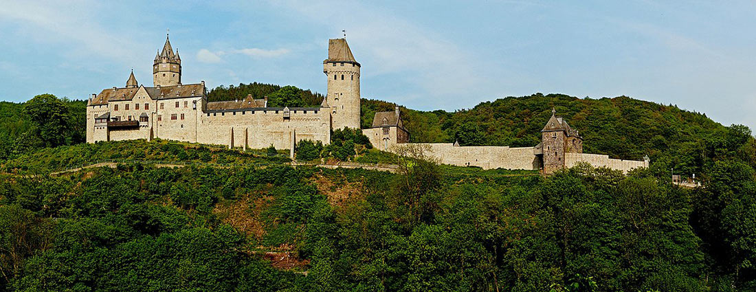 Замок Альтена