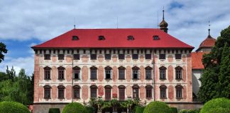 Замок Либоховице: один из самых интересных замков Чехии