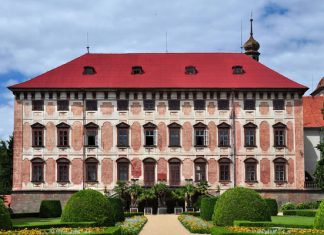 Замок Либоховице: один из самых интересных замков Чехии