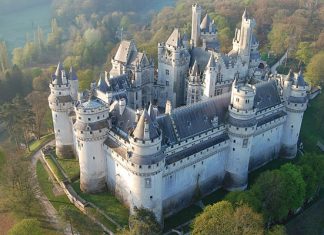 Замки Франции возле Парижа: 10 самых интересных роскошных сооружений