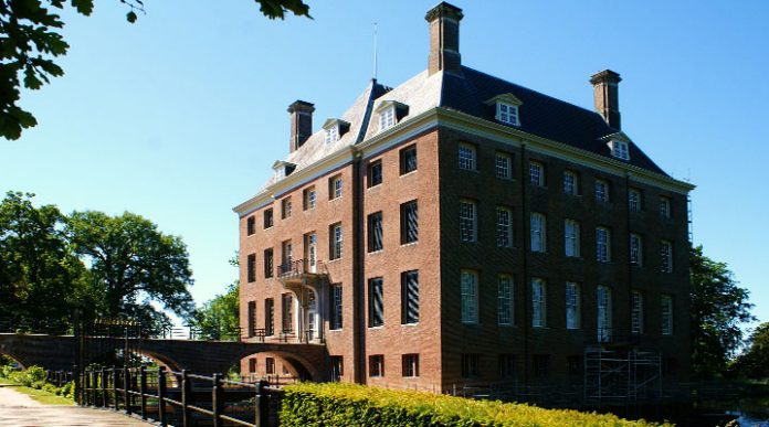 Замок Амеронген — одно из величайших голландских имений