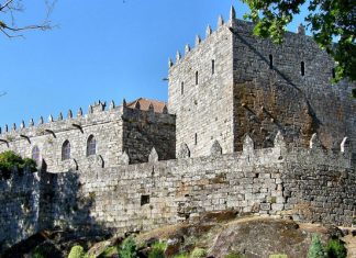 Замок Сотомайор: уникальный аттракцион с древней историей