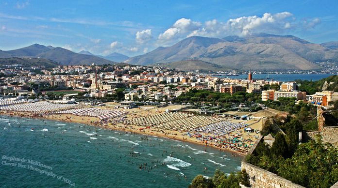 Пляжи Италии возле Рима: 5 мест, где можно отлично покупаться и отдохнуть