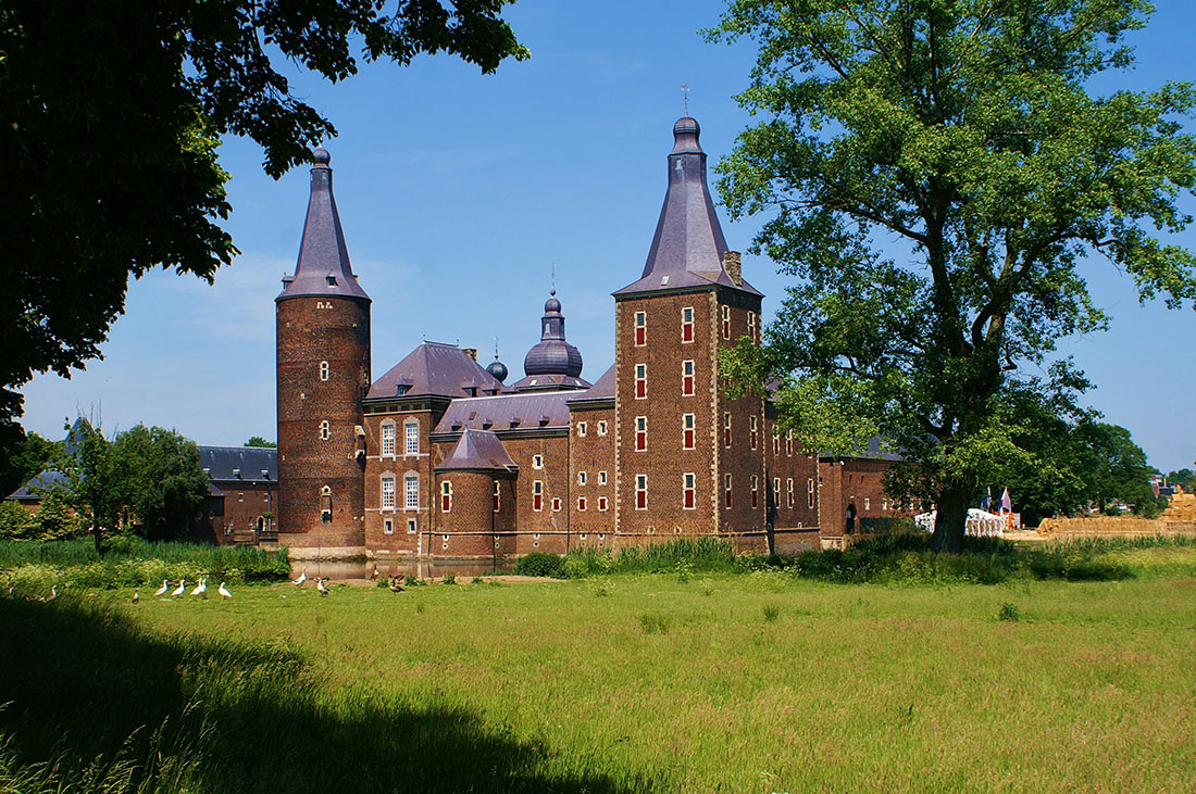 Замок Хунсбрук