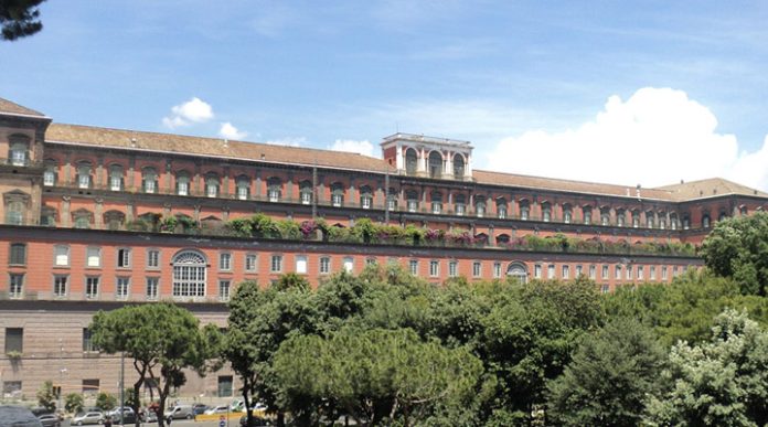 Королевский дворец Неаполя: ослепительная роскошь Савойской династии