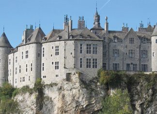 Замок Вальзен: бельгийский Нойшванштайн на реке Лес