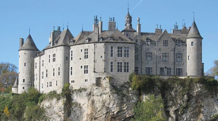 Замок Вальзен: бельгийский Нойшванштайн на реке Лес