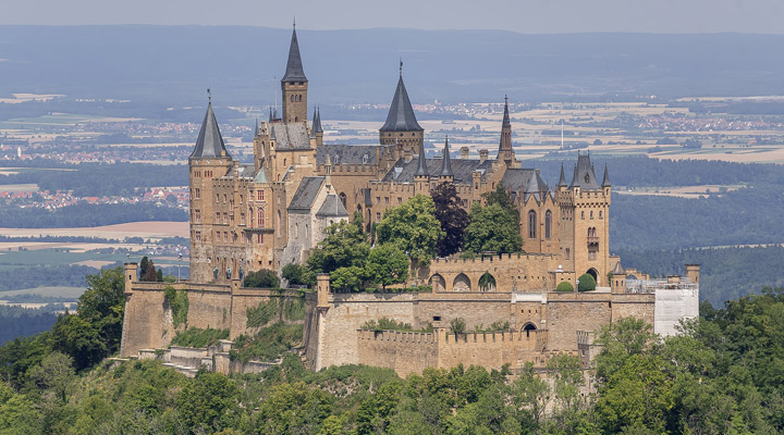 Замок Гогенцоллерн: одна из самых популярных средневековых достопримечательностей Европы