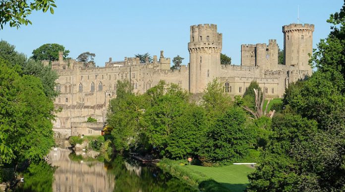 Уорикский замок: впечатляющее наследие рыцарской эпохи Великобритании