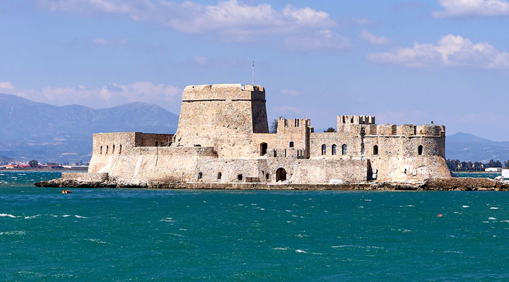 Замки Греции: 10 величественных сооружений древней страны