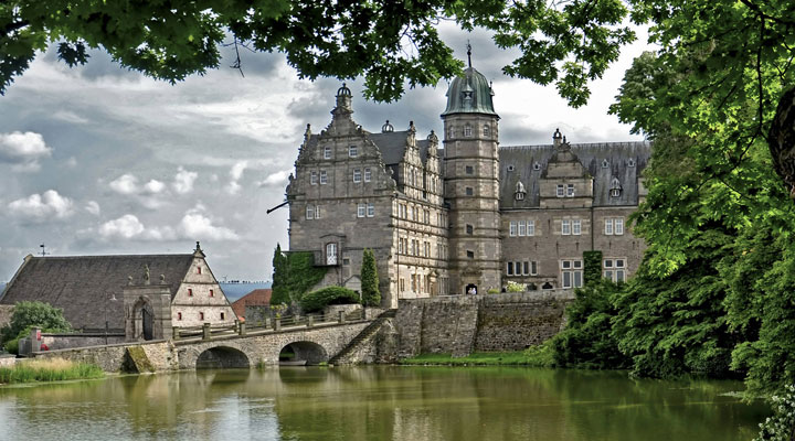 Замок Хамельшенбург: один из самых красивых комплексов в Германии