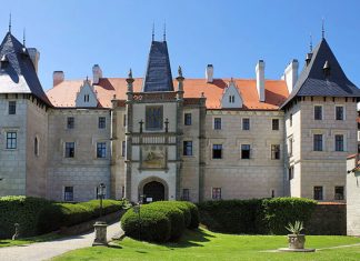 Замок Жлеби: одно из самых очаровательных романтических зданий в Чехии