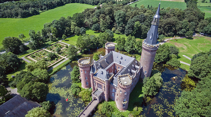 Замок Мойланд: одно из самых важных неоготических зданий Германии
