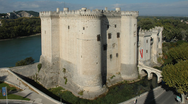 Замок Тараскон: один из самых красивых средневековых замков Европы