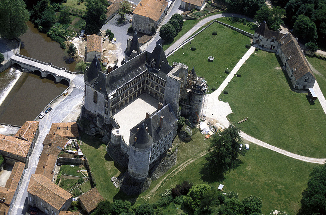 Замок Ла-Рошфуко