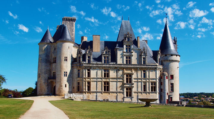 Замок Ла-Рошфуко: один из лучших замков в стиле ренессанс во Франции
