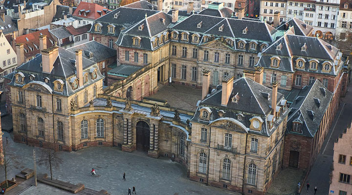 Дворец Рогана — одна из главных достопримечательностей французской архитектуры 18 века